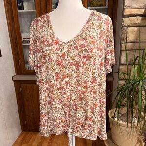 Oak & trellis size 3x cream colored floral pattern v/neck top front knot v/neck